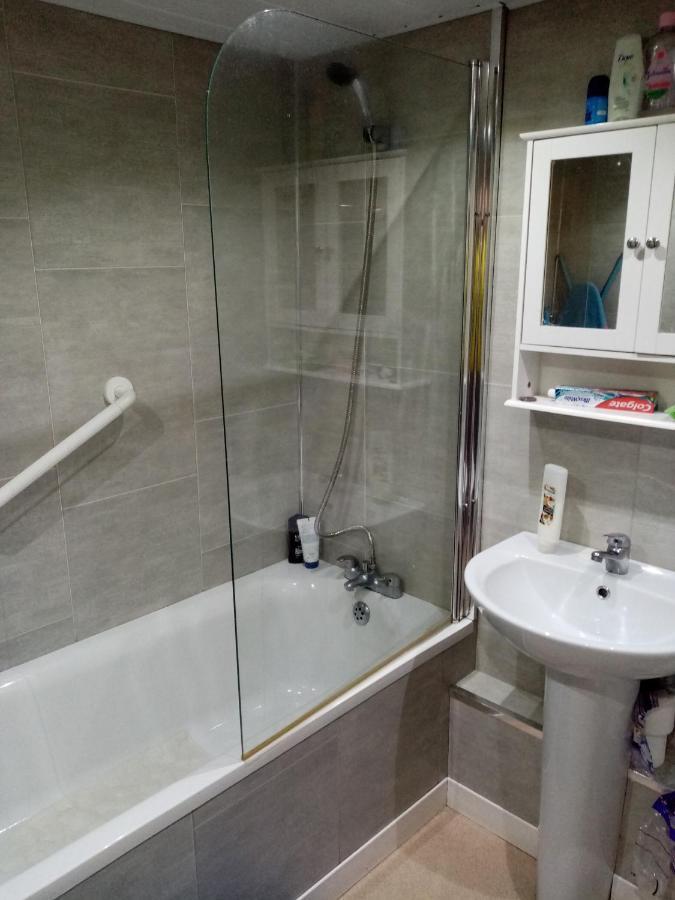 East Belfast Rooms Available Long Or Short Term Accommodation Bilik gambar